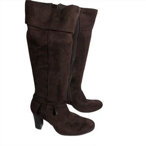 Brown suede tall boots size 5